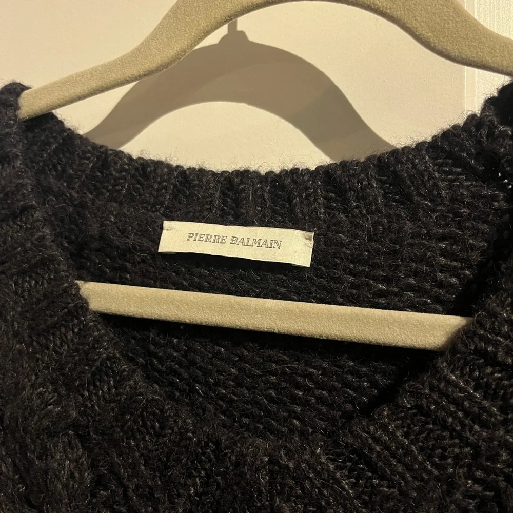 Balmain - Picture 2 of 4